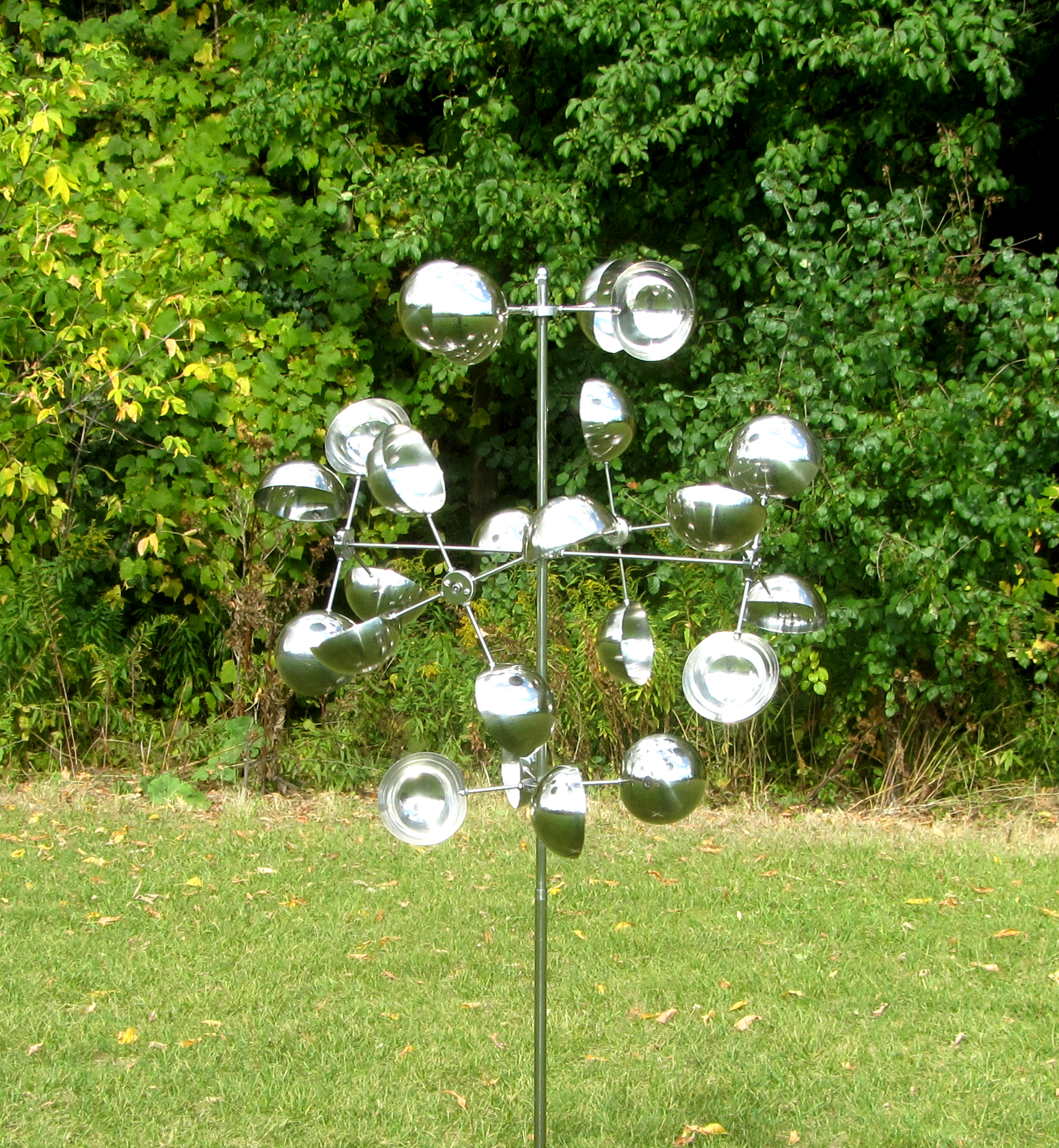 wind sculptures , garden art, metal yard art , wind spinners, wind sculptures , kinetic wind sculpture , garden decoration , kinetic wind spinners